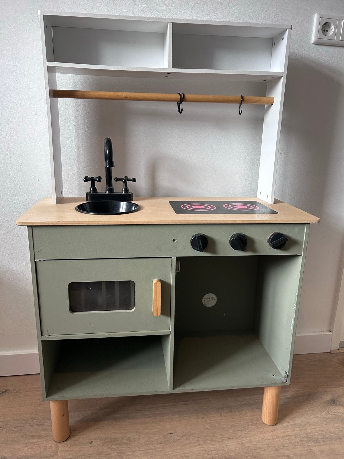Houten speelkeuken met kraan en kookplaat, Ophalen, Gebruikt, Hout, Speelkeuken