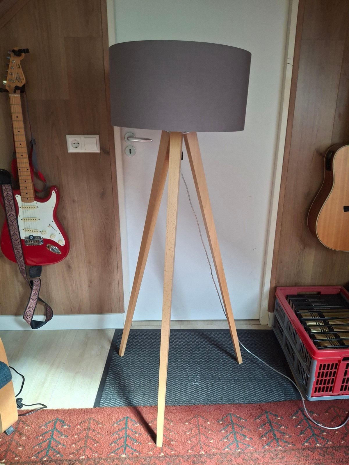 Hoge schemerlamp met houten 3 poot, Ophalen, Hout, Minder dan 100 cm