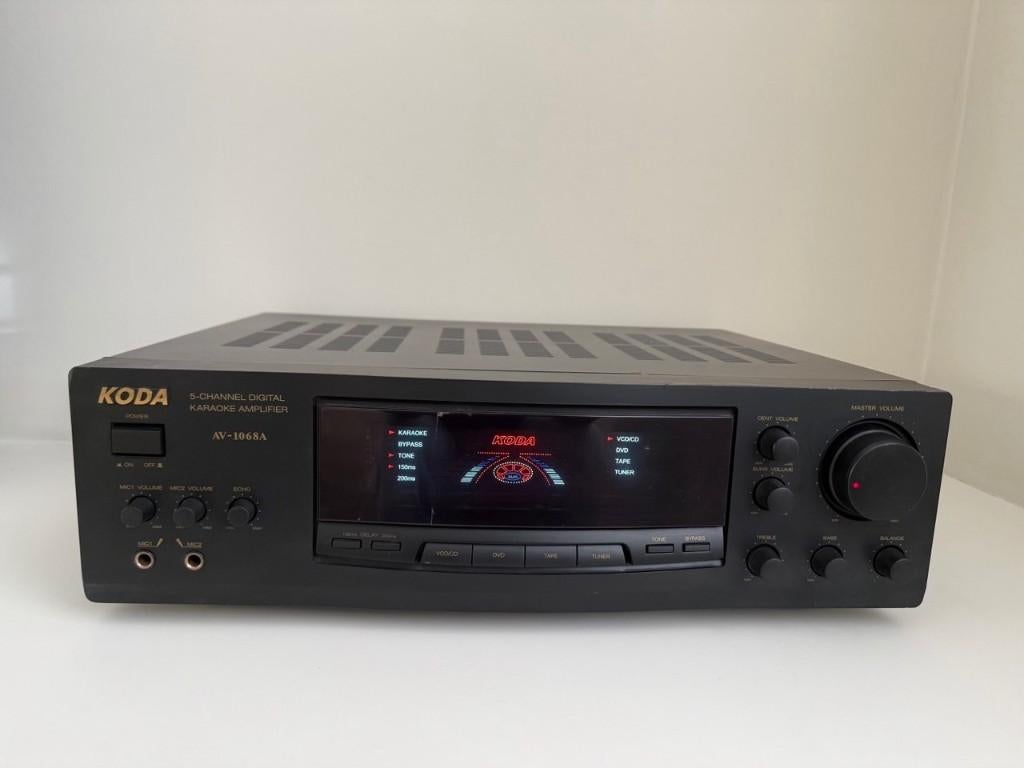 Koda AV-1068A karaoke versterker met 2 echo mic aansluiting, Ophalen of Verzenden, Zo goed als nieuw, Versterker of Tuner