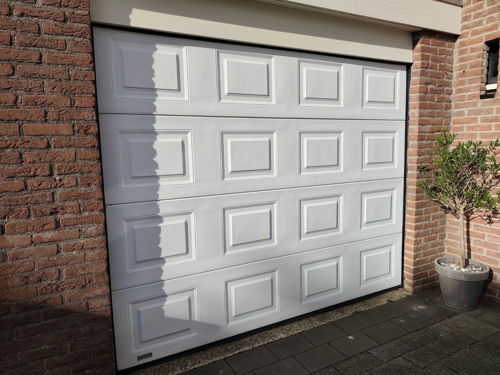 Elektrische Windsor Garagedeur - Wit, Ophalen, Gebruikt, 120 cm of meer, Garagedeur