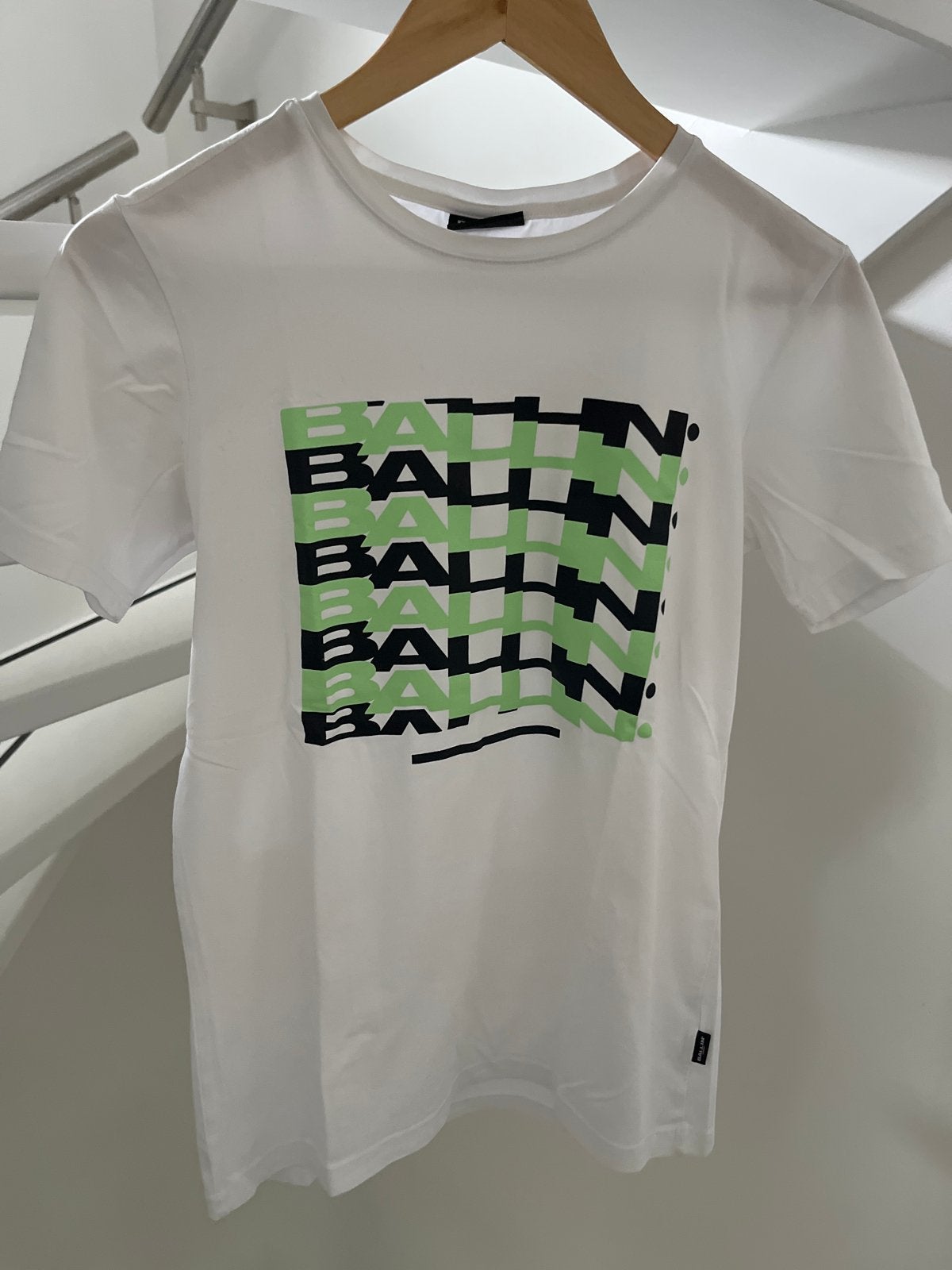 Ballin' T-shirt wit met groen/zwart logo - Maat 14, Ophalen of Verzenden, Zo goed als nieuw, Jongen