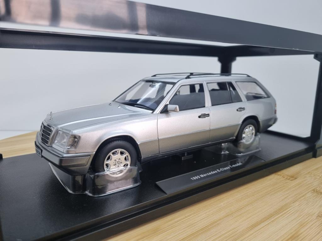 **SALE** T9 Mercedes E-Klasse S124 E300 T-Model 1:18 Zilver, Overige merken, Auto, Nieuw, Ophalen of Verzenden