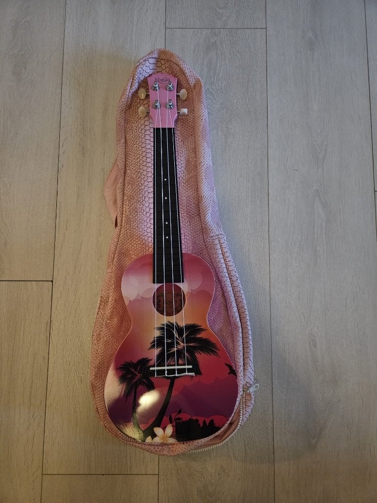 Korala plastic roze concert ukelele – Hawaii print, Ophalen, Zo goed als nieuw, Overige typen, Met koffer