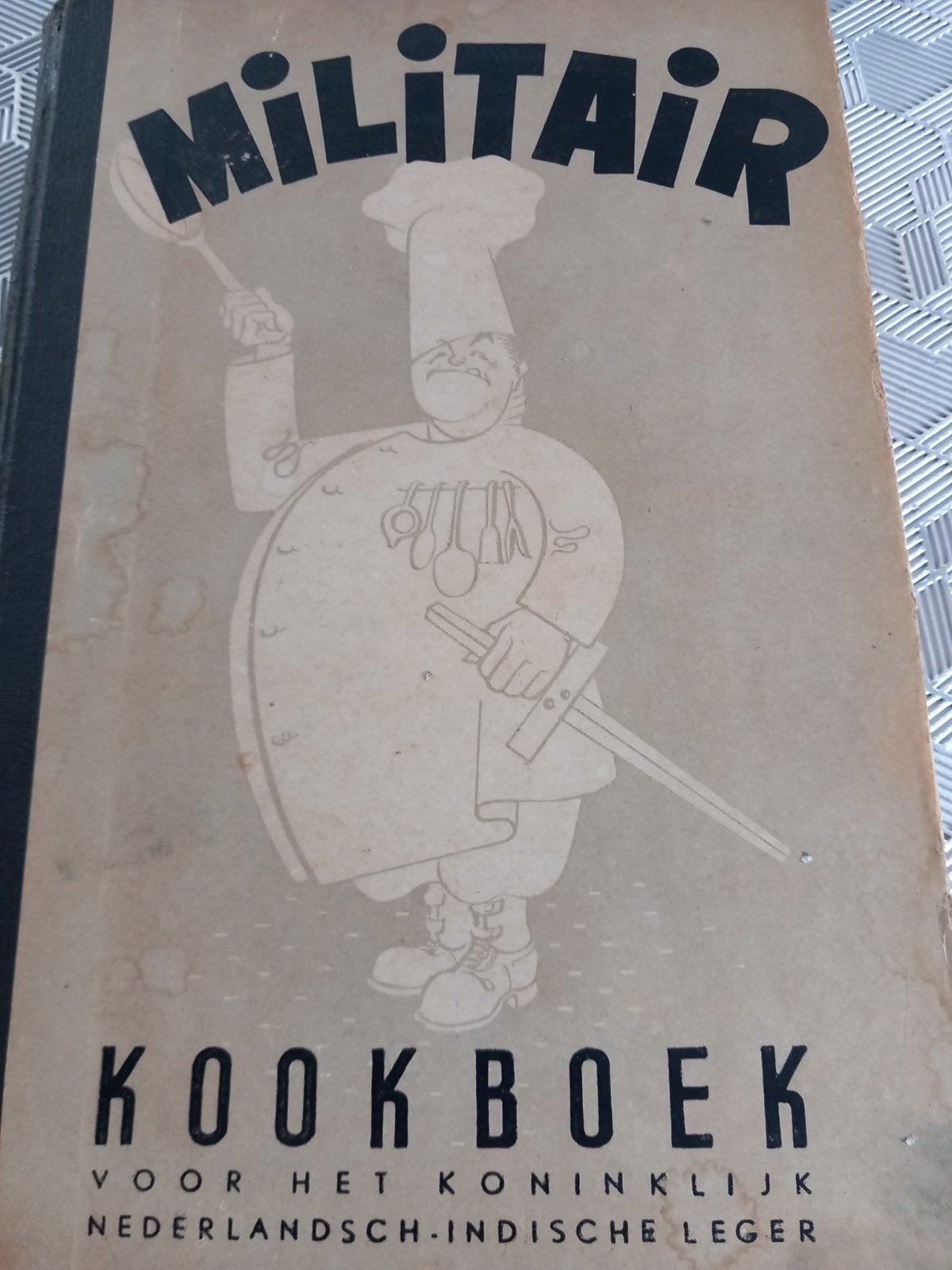 Militair Kookboek KNIL - Batavia 1946/47, Boeken, Gelezen, Hoofdgerechten, Azië en Oosters, Ophalen of Verzenden
