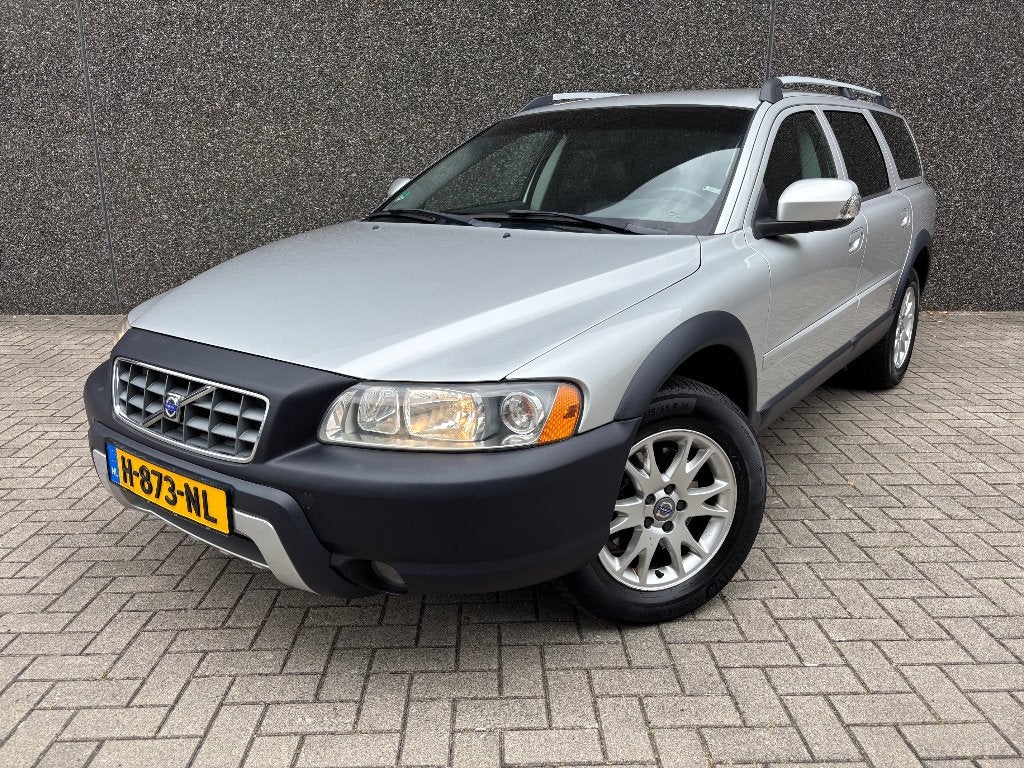 Volvo XC70 2.5 T AWD Geartronic 2006 Grijs YOUNTIMER, Auto's, Automaat, 1800 kg, Zwart, XC70