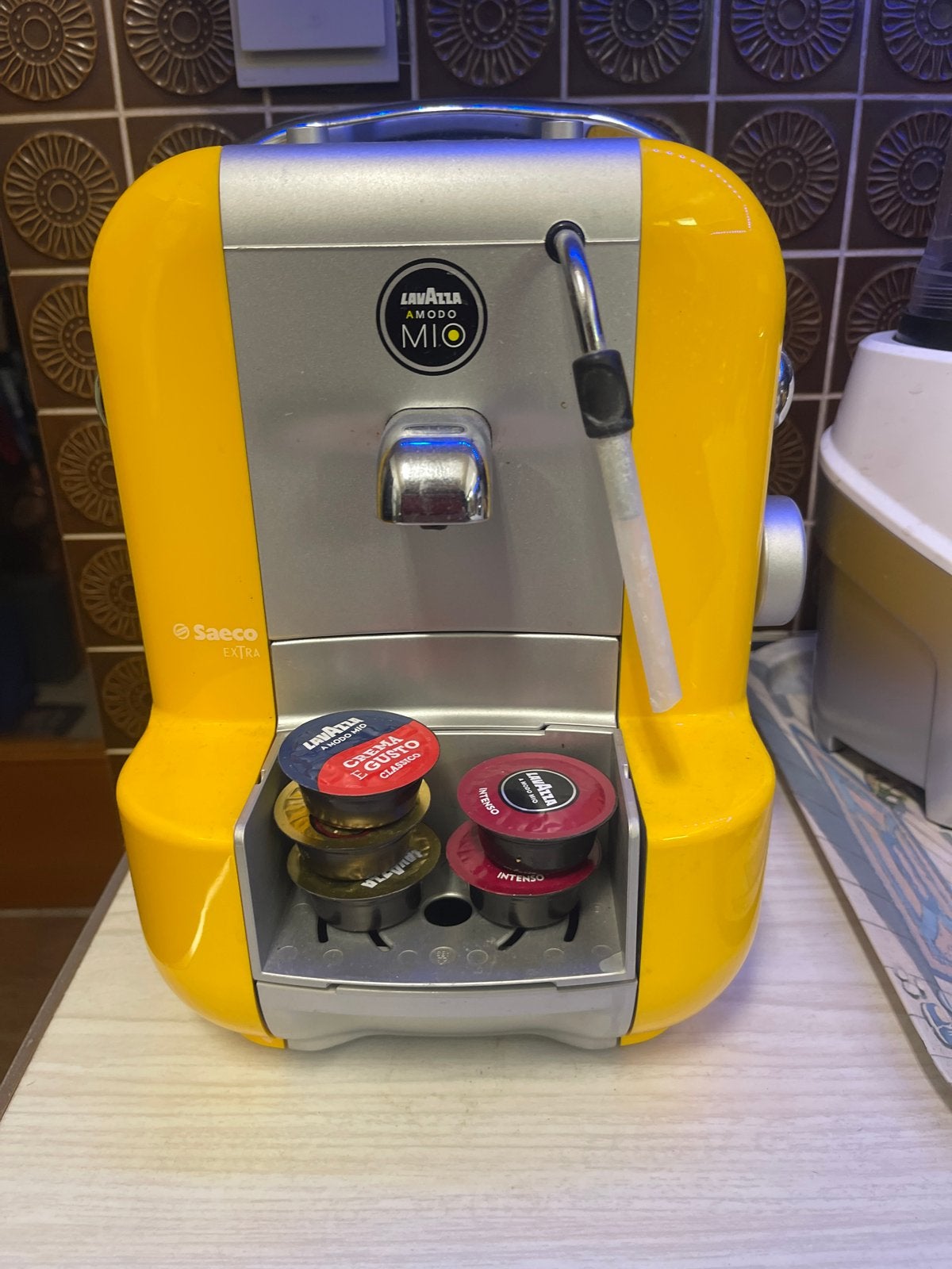 Lavazza A Modo Mio Saeco Extra Espressomachine Geel, Espresso apparaat, Ophalen of Verzenden, Zo goed als nieuw, 1 kopje