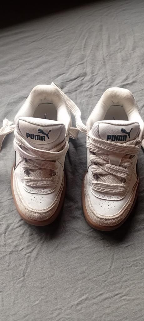 Puma Sneakers - Wit met Bruine Zool, Puma, Wit, Ophalen of Verzenden, Sneakers of Gympen