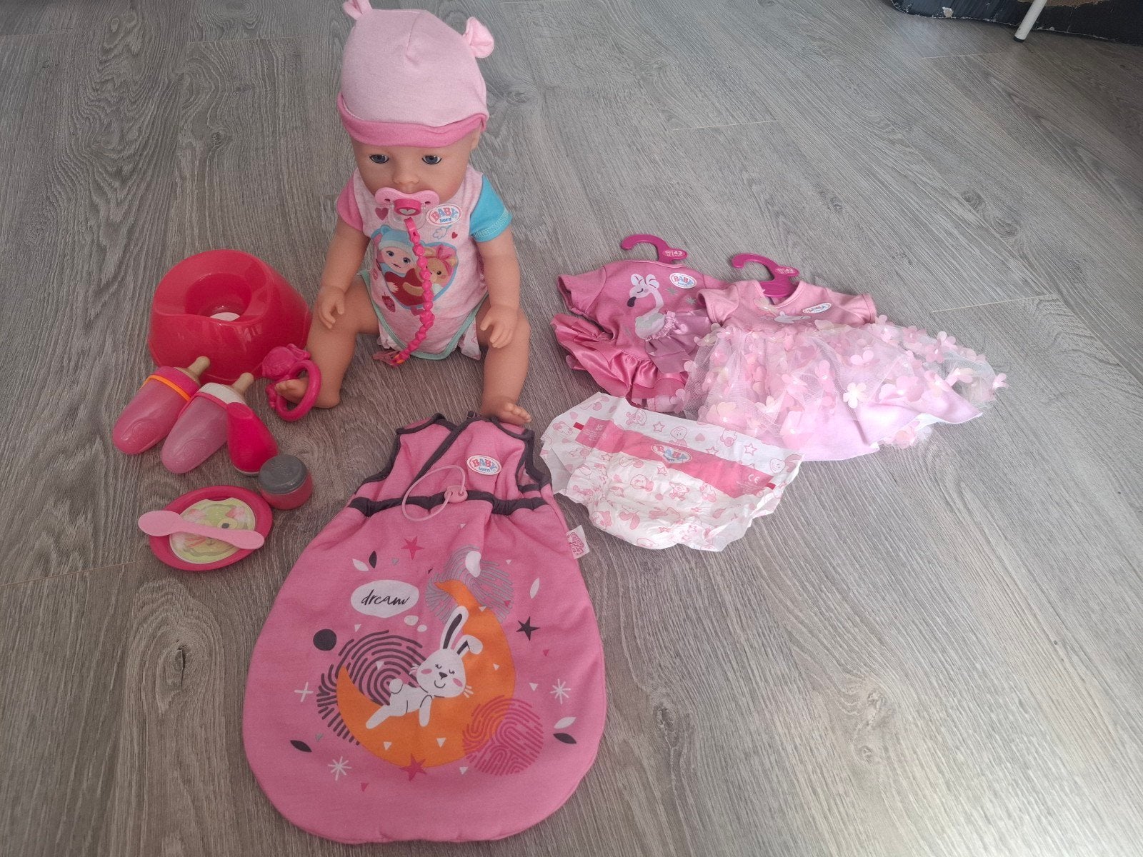 Baby Born plus accessoires, Kinderen en Baby's, Speelgoed | Poppen, Ophalen, Zo goed als nieuw, Babypop