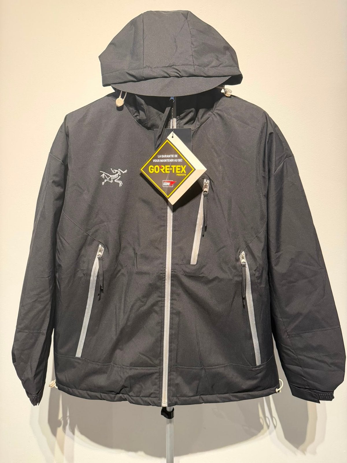 Arc’teryx Gore-Tex Jas - Nieuw met labels, Kleding | Heren, Ophalen of Verzenden, Nieuw, Maat 52/54 (L), Zwart