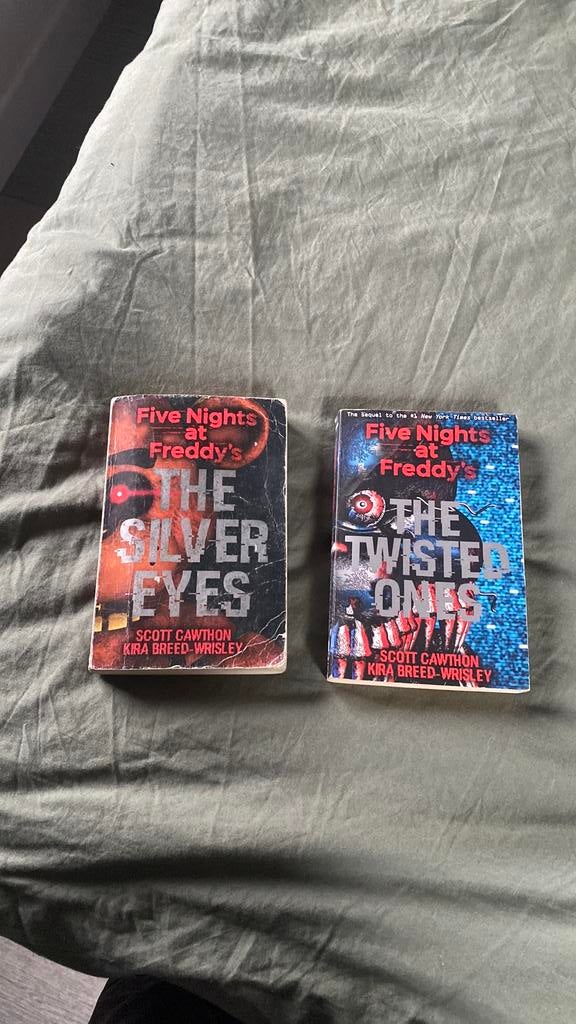 FNAF Boeken, Ophalen of Verzenden, Zo goed als nieuw