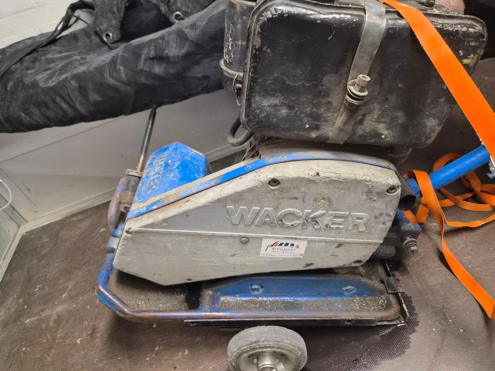 Wacker trilplaat met Hatz dieselmotor 4.1kW, Ophalen