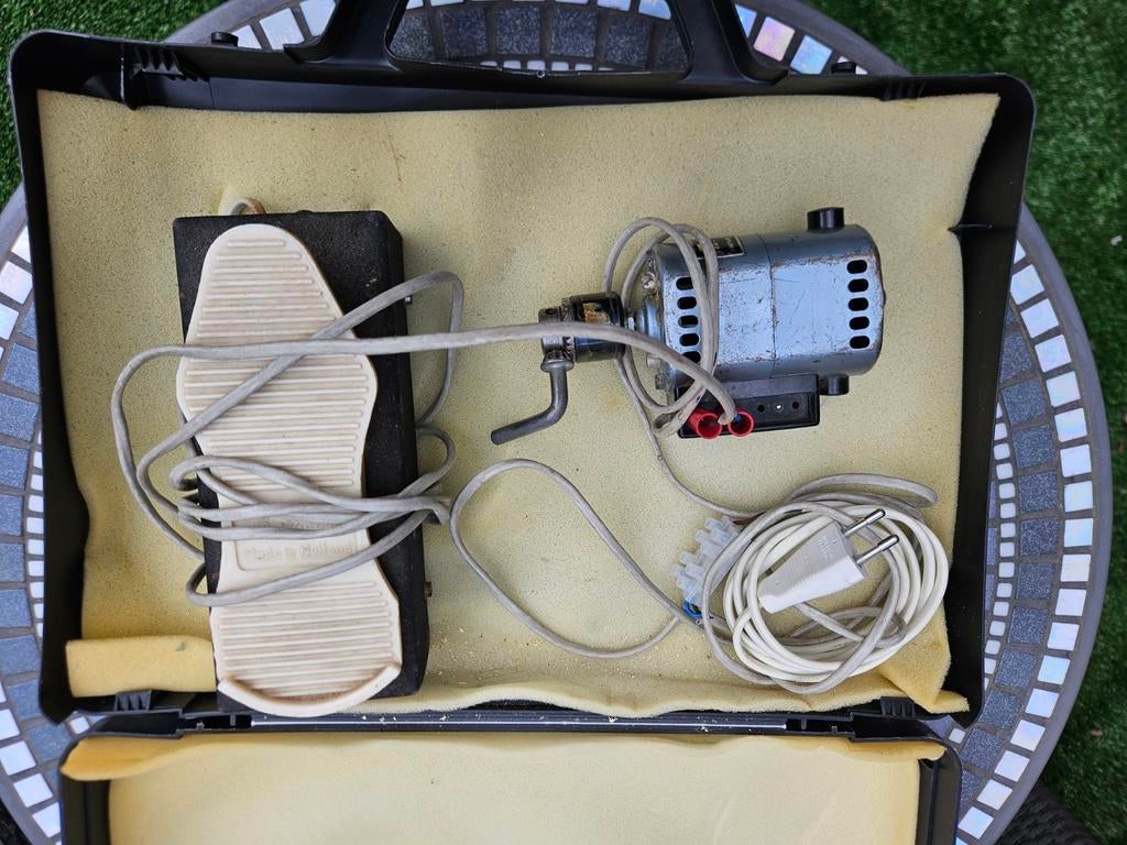 Kleine handzame boormachine, Ophalen, Boormachine