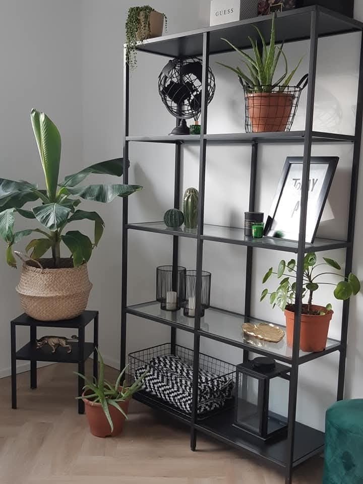 IKEA VITTSJÖ Stellingkast zwartbruin/glas 100x175 cm, Huis en Inrichting, Ophalen, Gebruikt