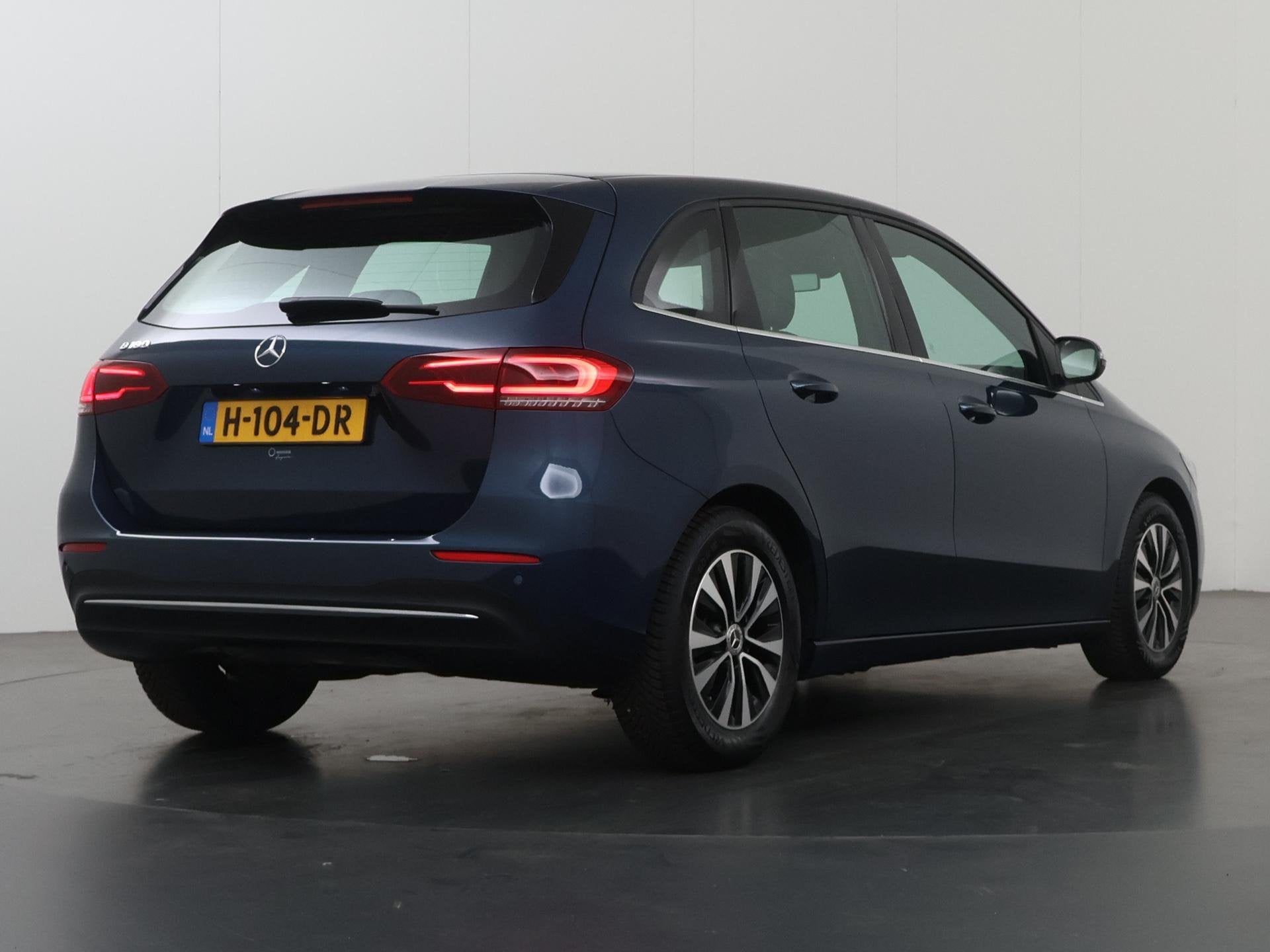 Mercedes-Benz B-klasse 180 Business Solution | Achteruitrijc, Auto's, Gebruikt, 4 cilinders, 700 kg, Blauw