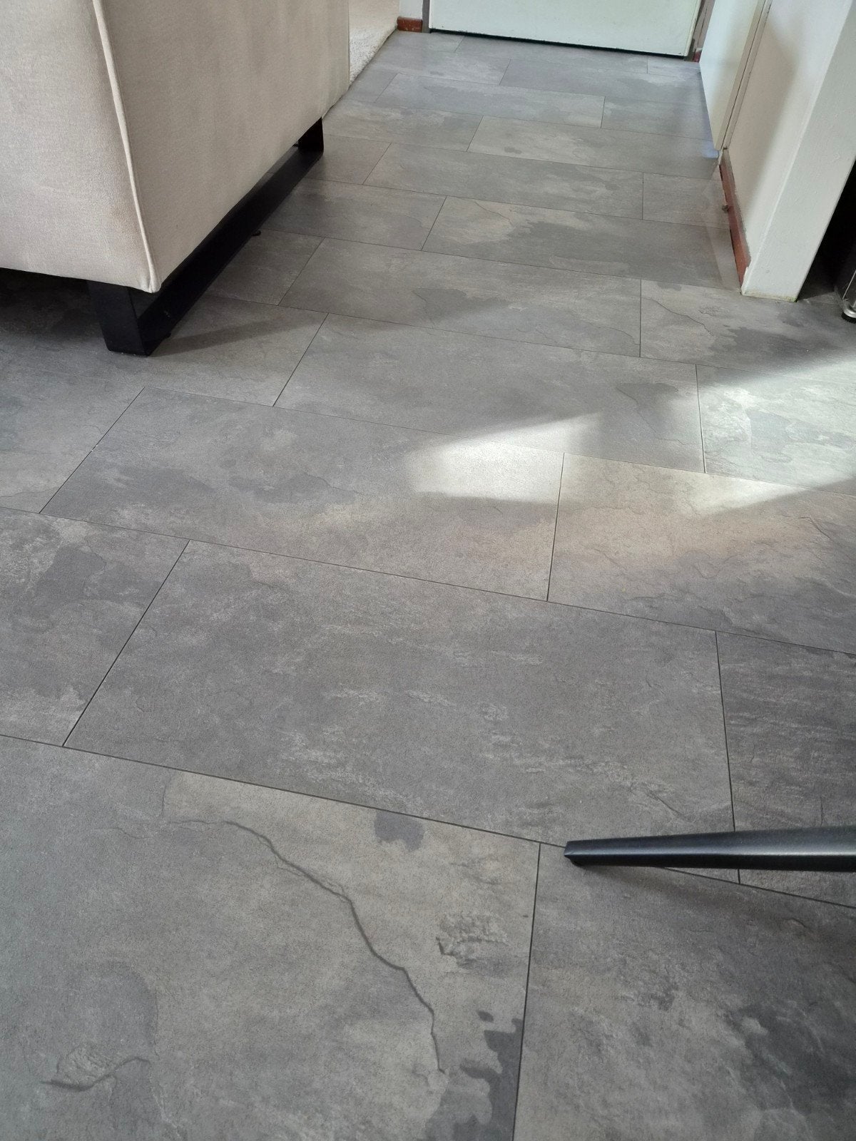 Tegel Laminaat betongrijs Visio Grande 47525 8mm, Ophalen, Zo goed als nieuw, 25 tot 50 m², Grijs