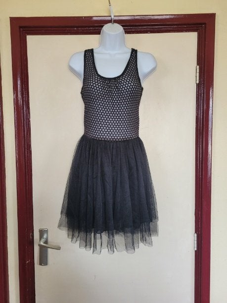 NIEUW zwart-wit jurkje met tule, mt. S / M en M / L, Kleding | Dames, Maat 38/40 (M), ., Zwart, Nieuw