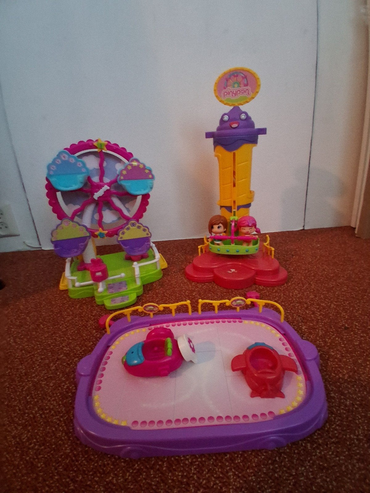 Pinypon Kermis Speelset met Reuzenrad en Attracties, Ophalen