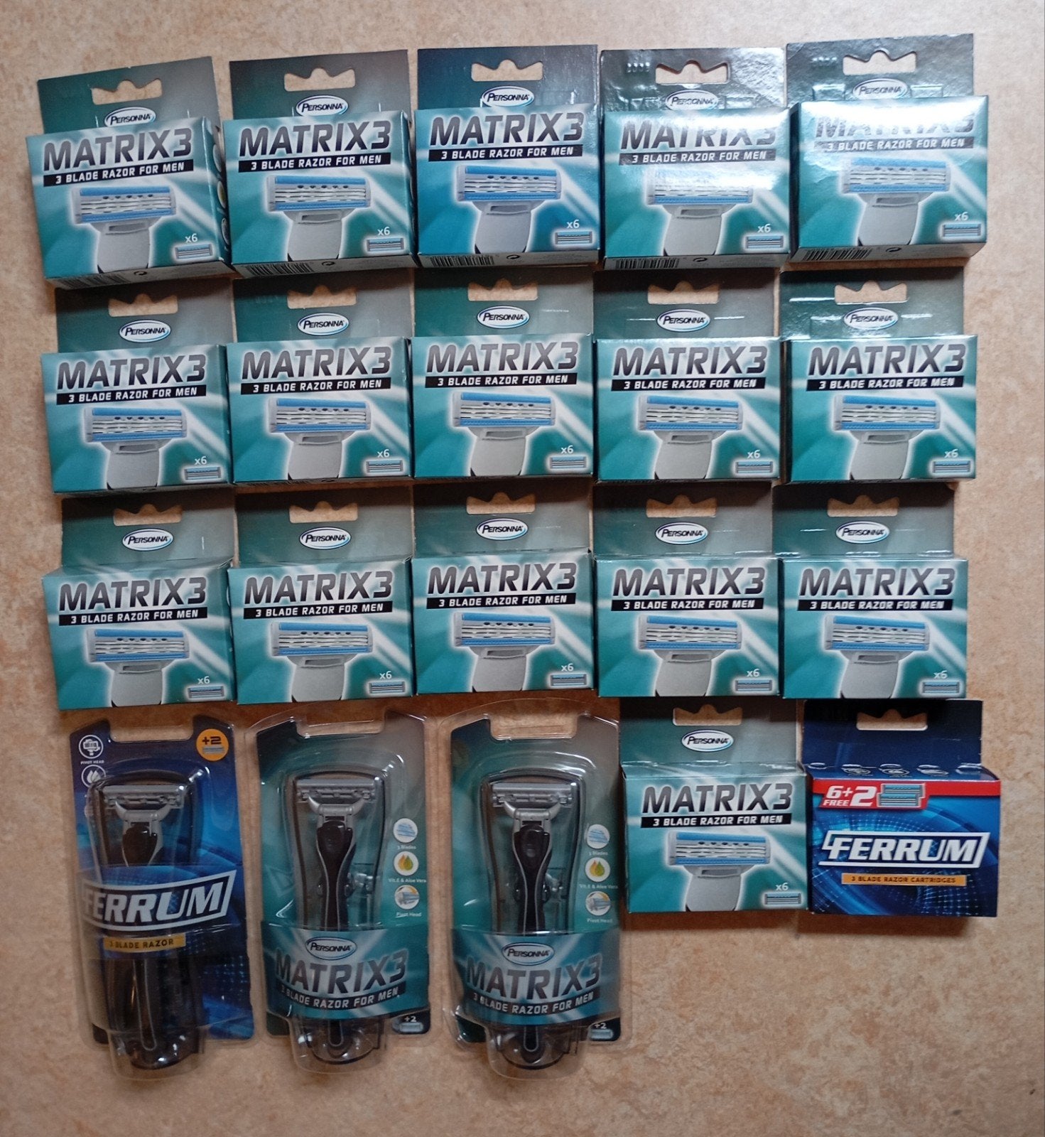 Groot pakket scheermesjes en houders - Persona Matrix3, Ophalen of Verzenden, Nieuw, Overige typen