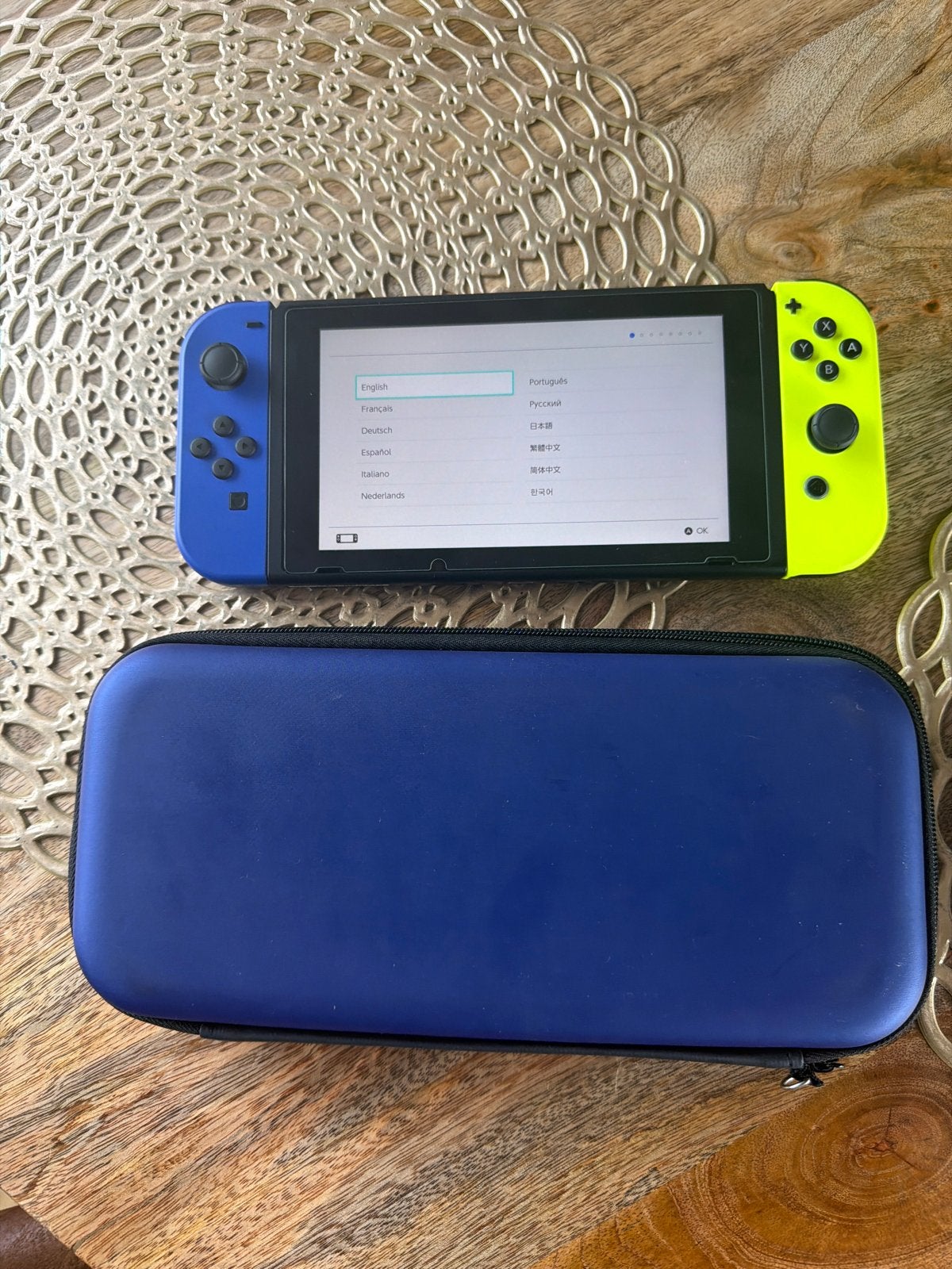 Nintendo Switch Original met accessoires en hoes, Ophalen, Zo goed als nieuw, Met 2 controllers, Switch Original
