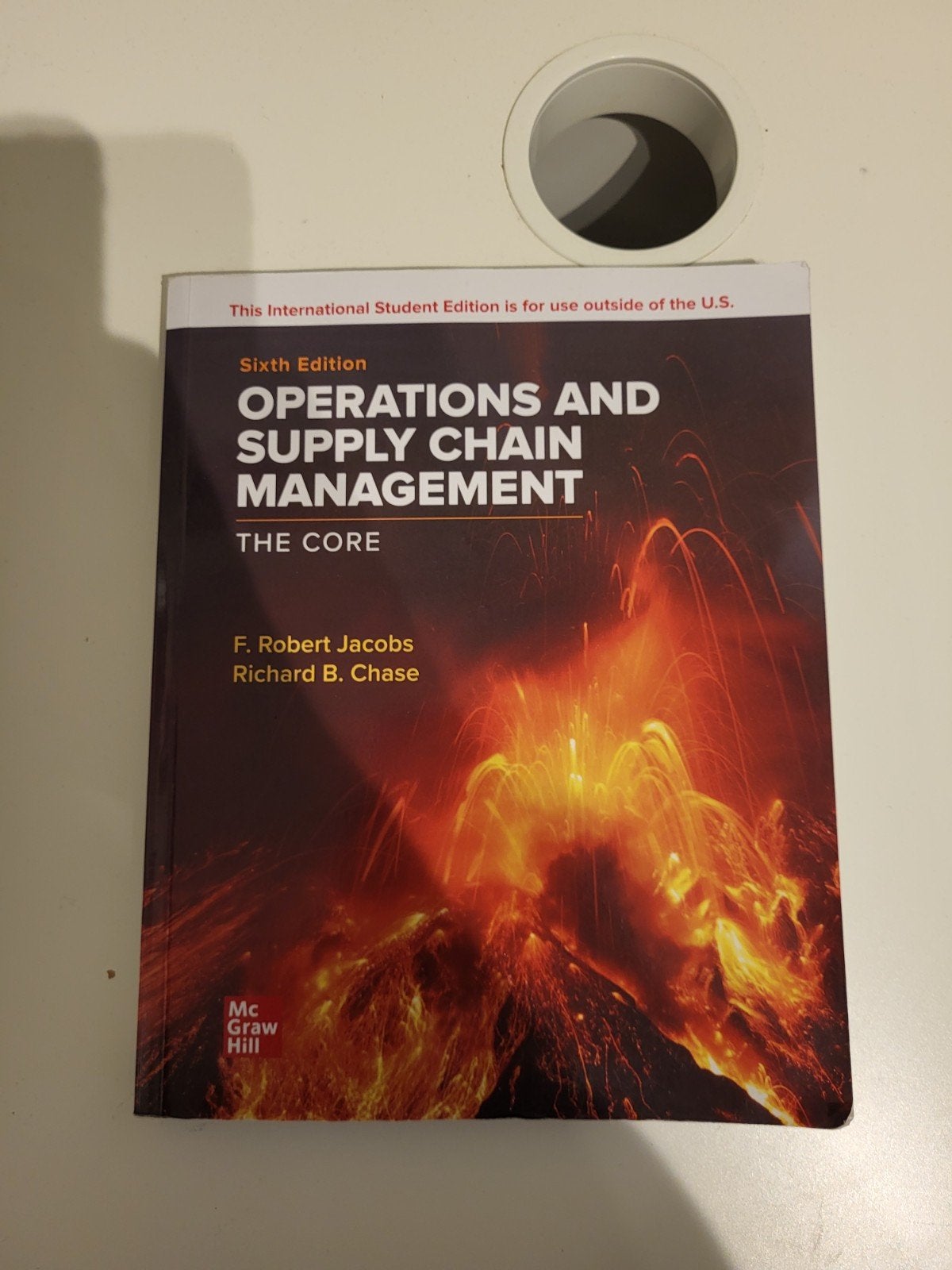 Operations and Supply Chain Management - The Core (6e), Zo goed als nieuw, F. Robert Jacobs, Richard B. Chase, Gamma, HBO