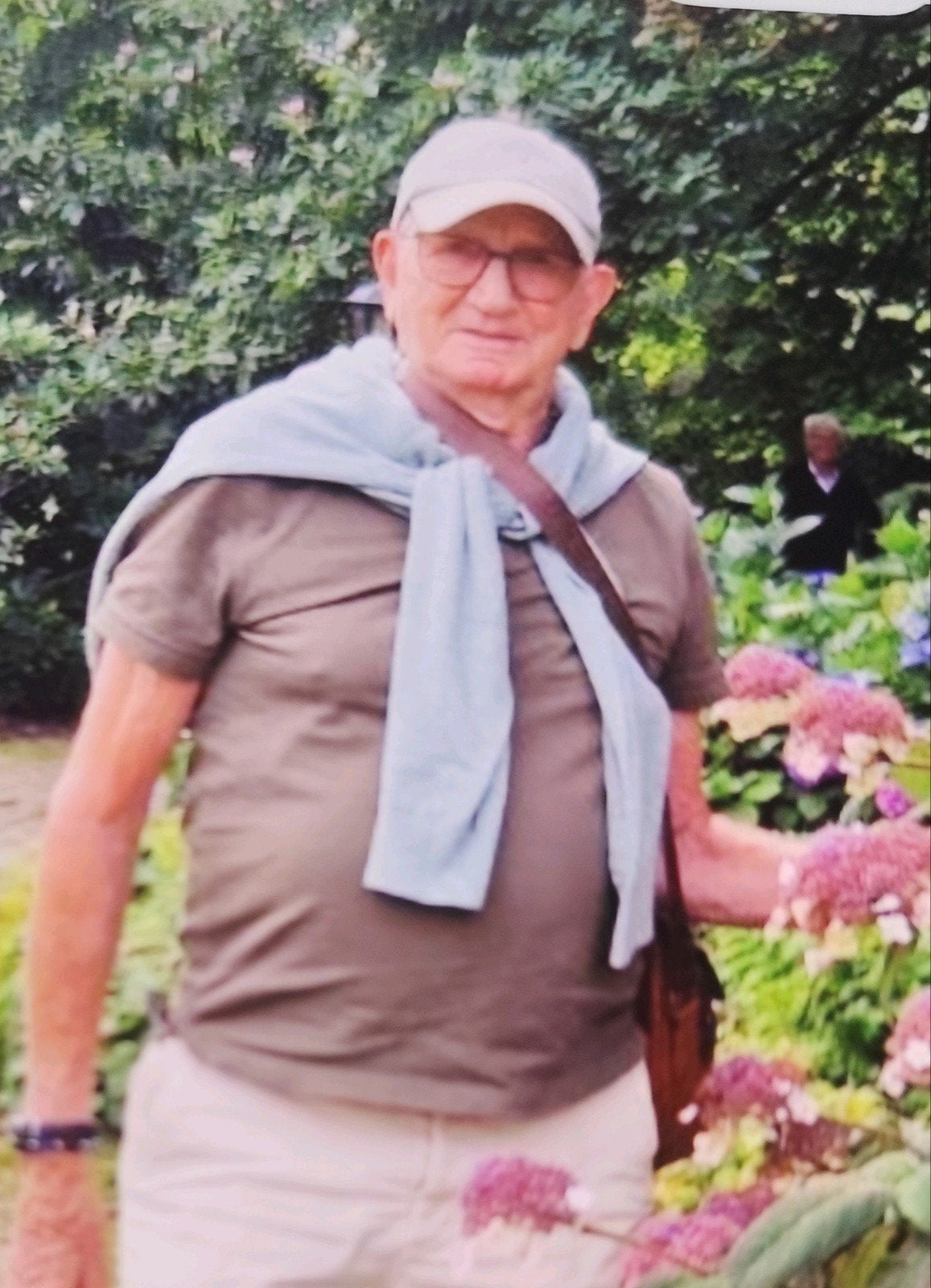 Man zoekt vrouw, Contacten en Berichten, Man zoekt Vrouw