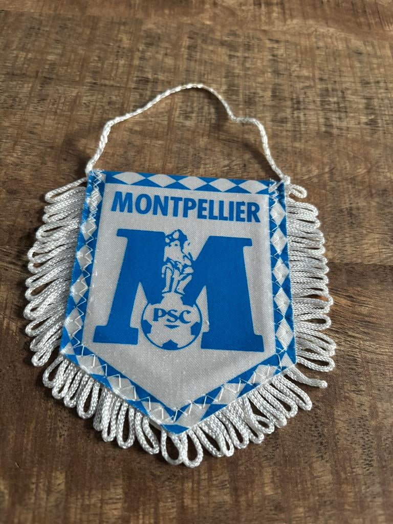 Montpellier vaantje, Ophalen of Verzenden, Zo goed als nieuw, Buitenlandse clubs, Vaantje of Sjaal