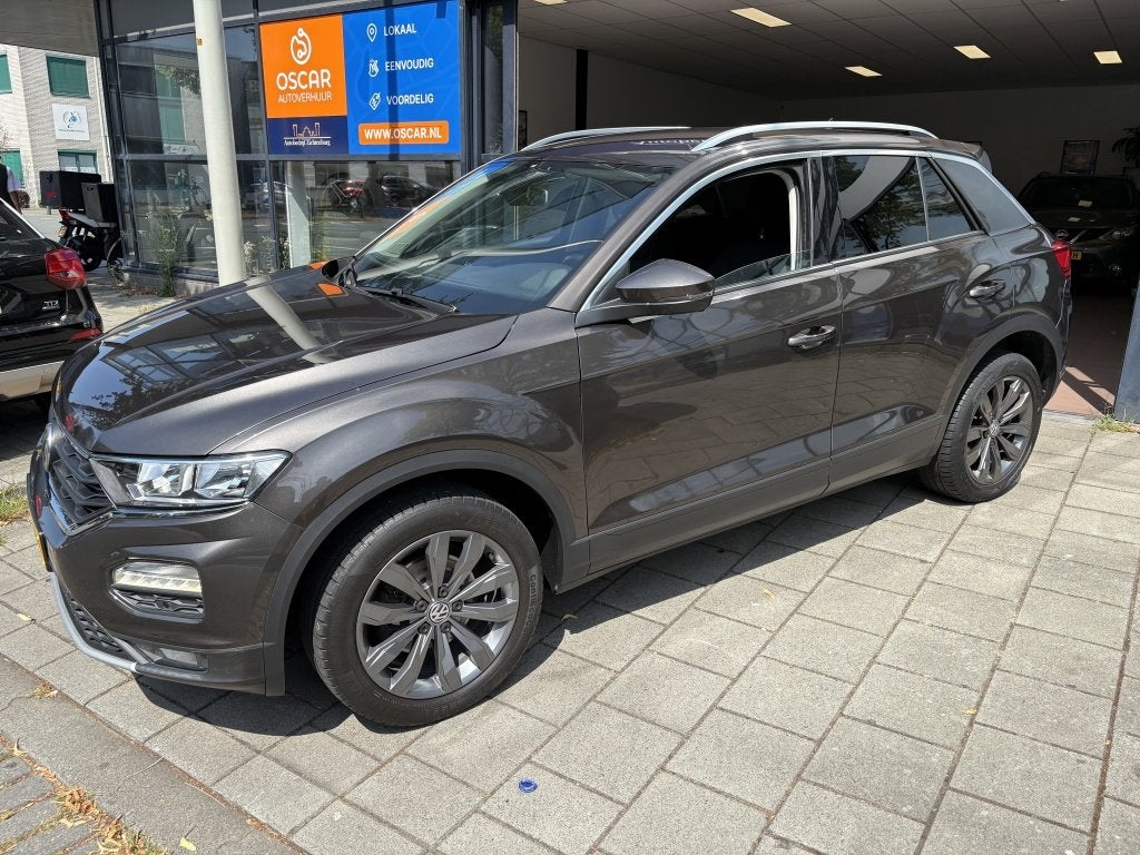 Volkswagen T-Roc 1.0 TSI Style (bj 2019), Auto's, LED verlichting, Gebruikt, Euro 6, Bruin