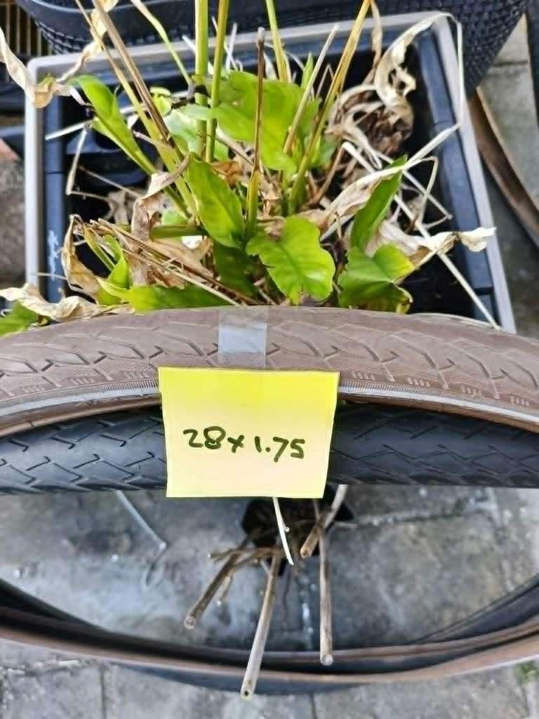 FIETS BANDEN 28 EN 26INCH, Band, Kinderfiets, Ophalen of Verzenden, Zo goed als nieuw