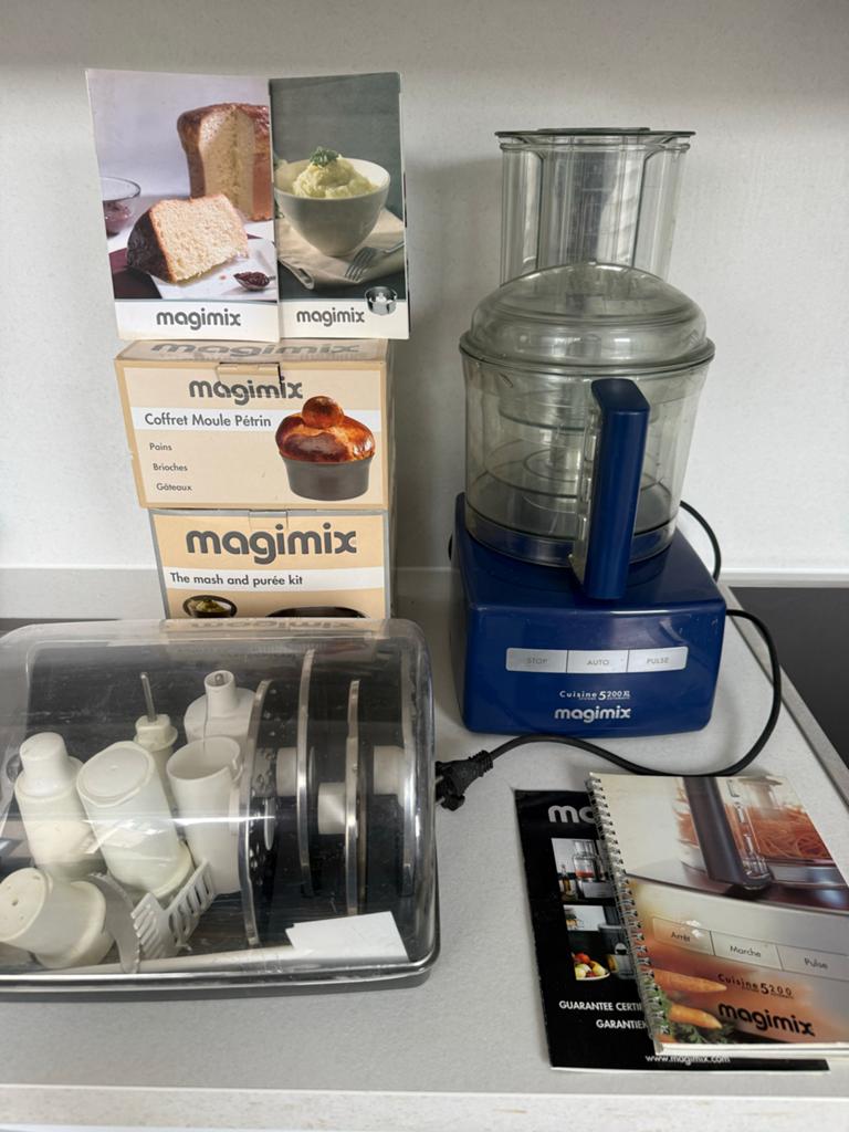 Donkerblauwe Magimix Cuisine 5200XL keukenmachine, Witgoed en Apparatuur, 3 tot 4 liter, Ophalen, Gebruikt, 3 snelheden of meer