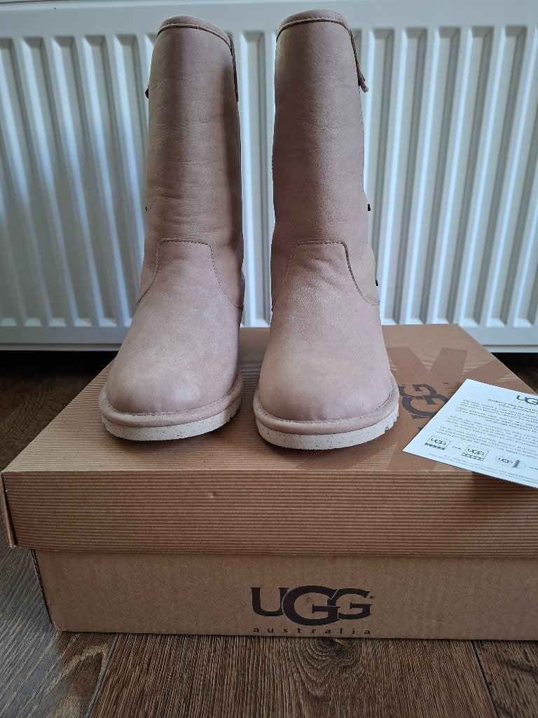 UGG Malindi poederroze nieuw maat 7 / 38, Hoge laarzen, UGG, Verzenden, Nieuw
