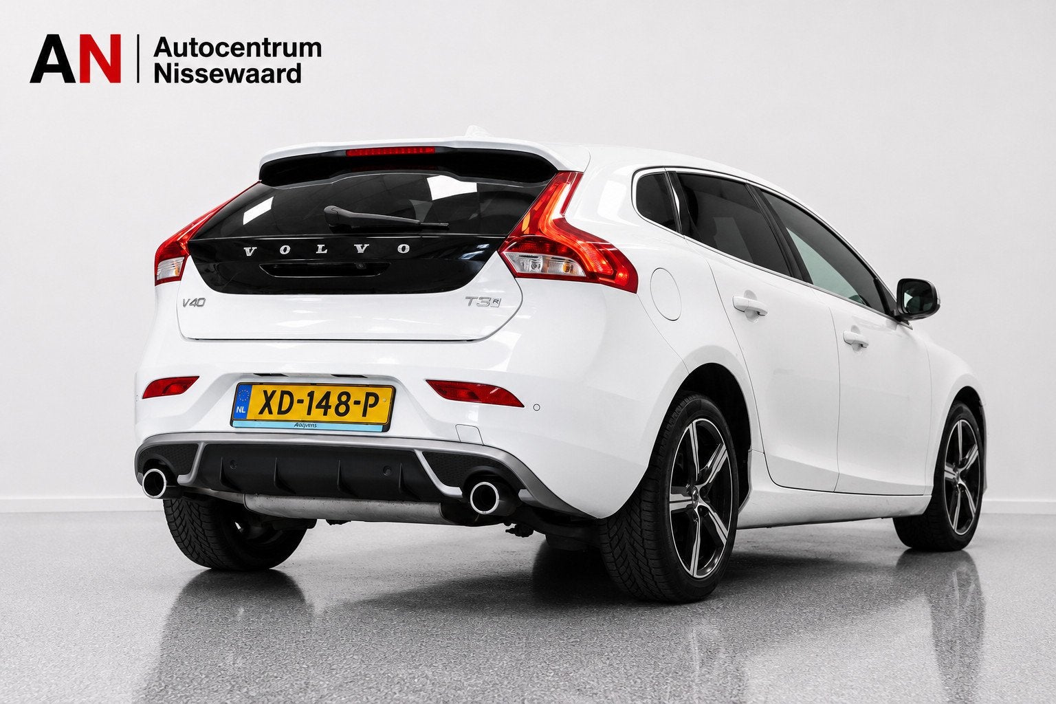 Volvo V40 1.5 T3 Polar+ Sport |Panorama|Leder|, Auto's, Volvo, 4 cilinders, 700 kg, Wit, Bedrijf