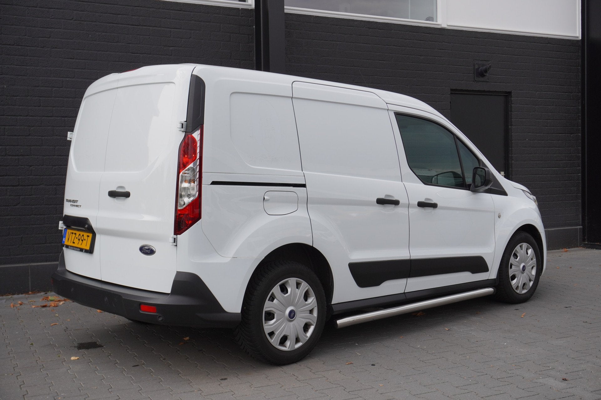 Ford Transit Connect 1.5 EcoBlue 100PK EURO 6 - Airco - Navi, Voorwielaandrijving, Gebruikt, 4 cilinders, 1462 kg