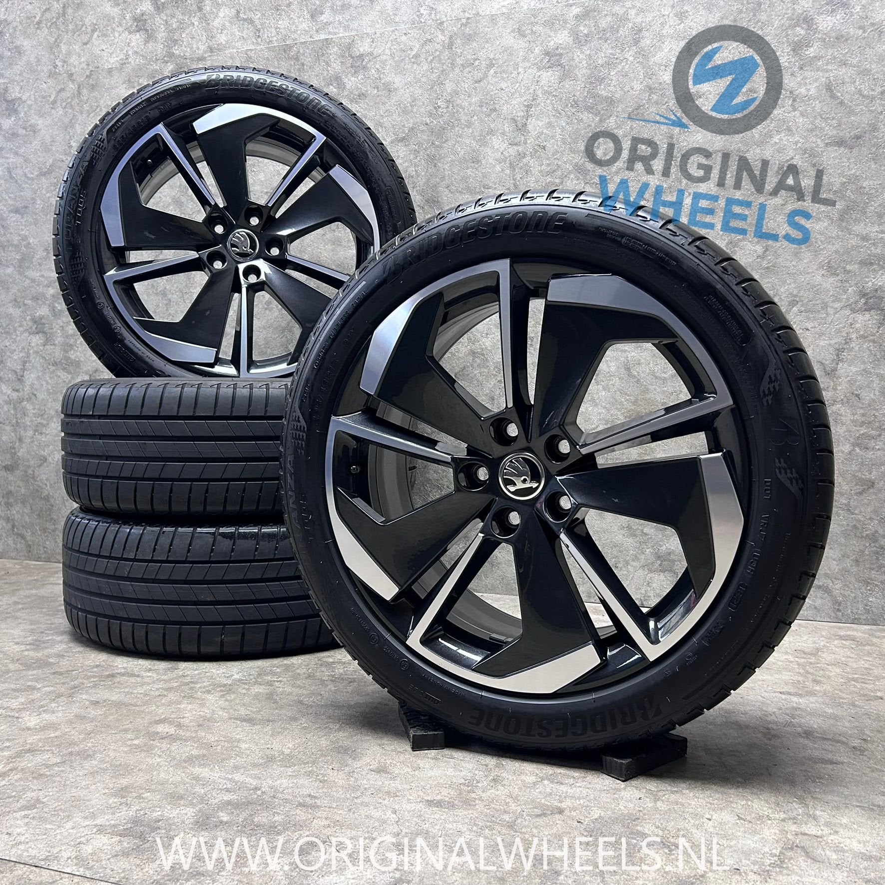 18 inch originele Comet velgen + zomerbanden Skoda Octavia 4, Auto-onderdelen, 18 inch, Gebruikt, -, -