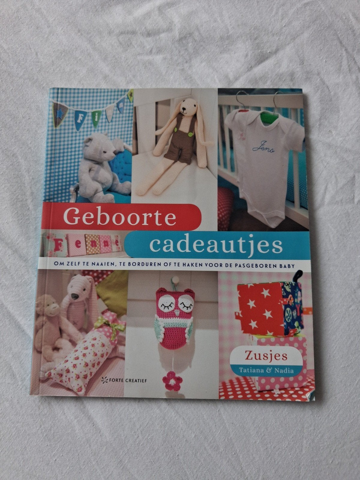 Om zelf te naaien borduren te haken voor pasgeboren baby, Ophalen, Zo goed als nieuw, Album of Boek