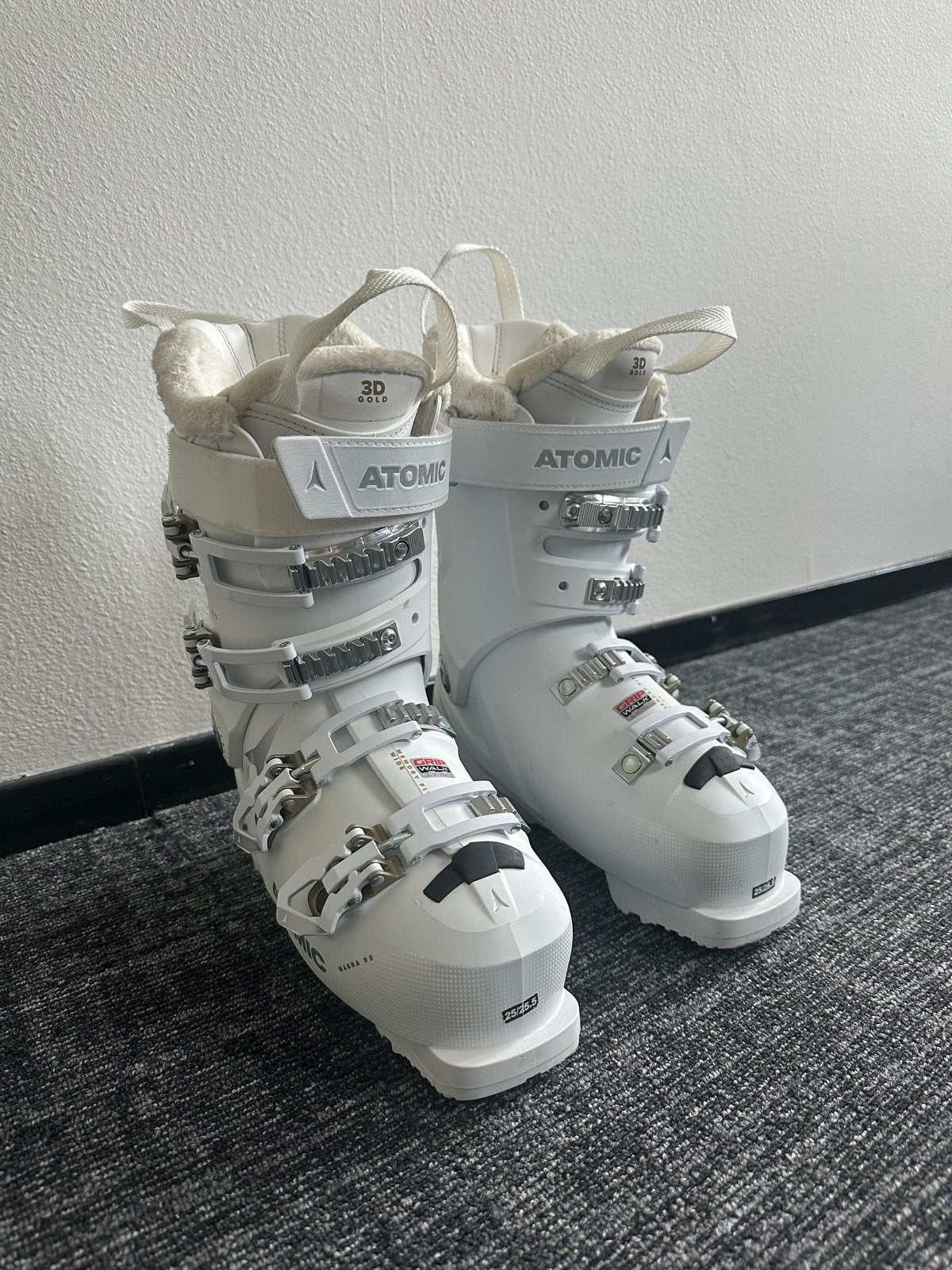 ATOMIC HAWX Magna 95 skischoenen wit, maat 25-25,5 (39), 160 tot 180 cm, Schoenen, Ophalen of Verzenden, Zo goed als nieuw