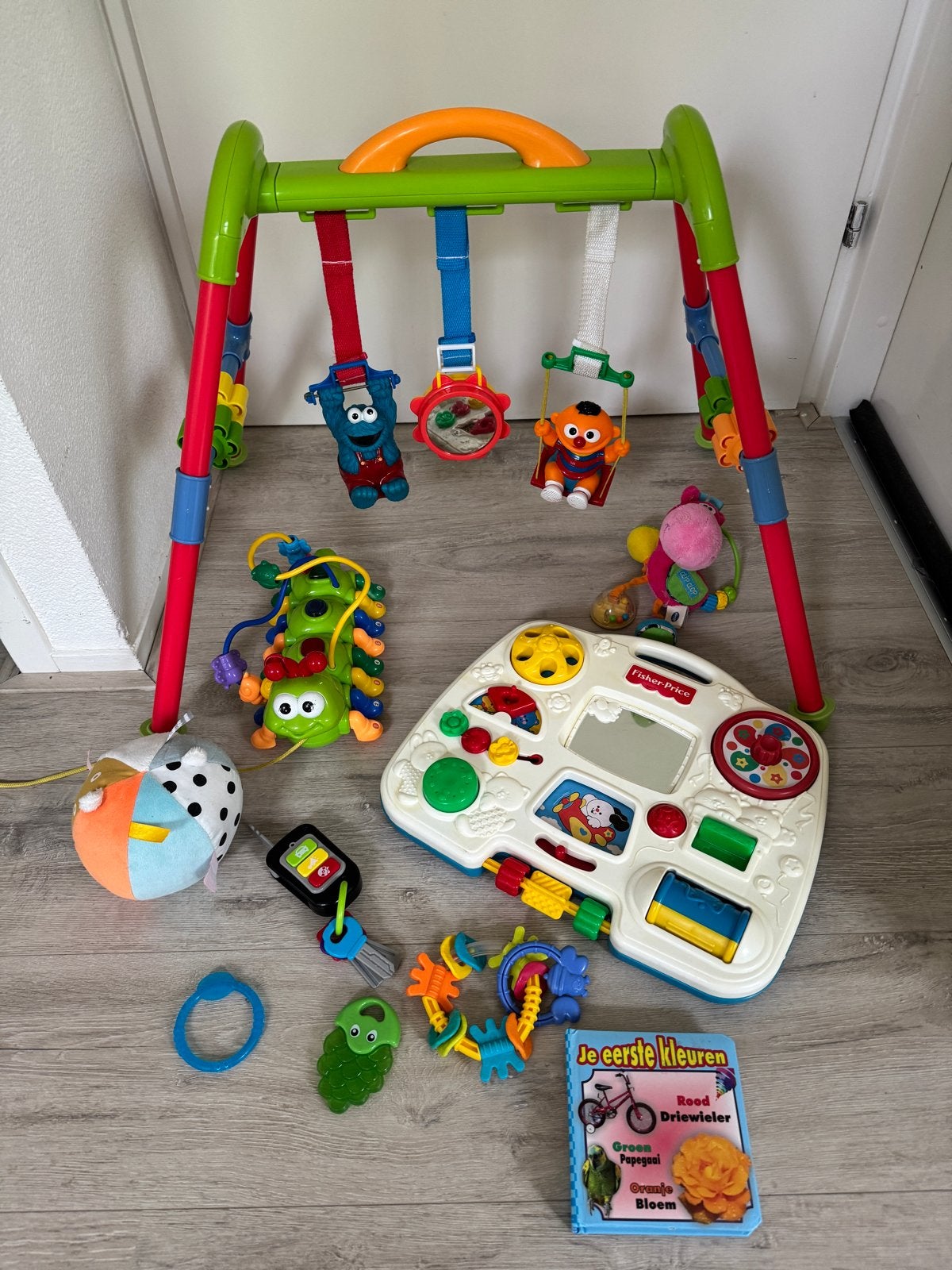 Grote set baby speelgoed: babygym, speelpaneel, rammelaars, Kinderen en Baby's, Speelgoed | Babyspeelgoed, Ophalen of Verzenden