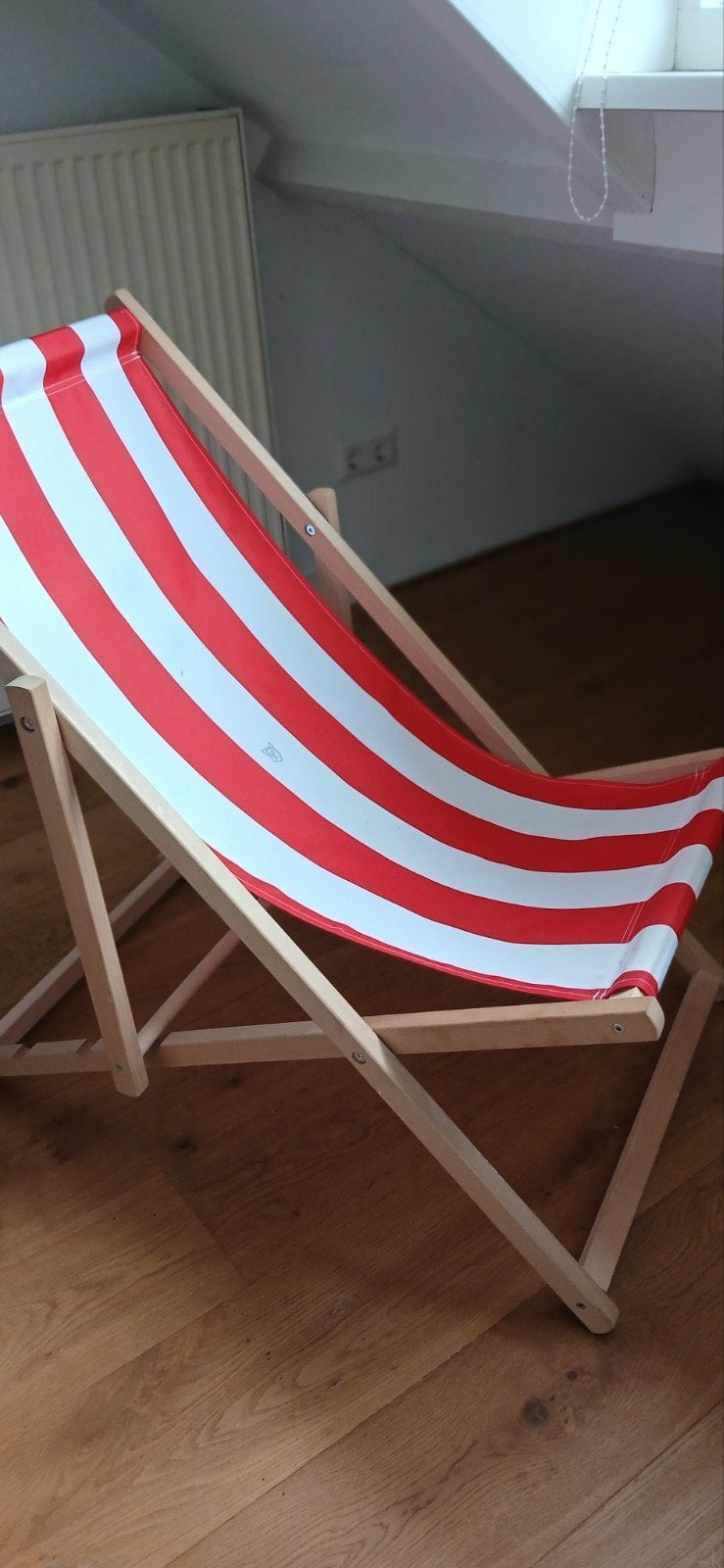 Strandstoel rood wit inklapbaar, Tuin en Terras, Ligbedden, Ophalen, Zo goed als nieuw, Kunststof, Inklapbaar