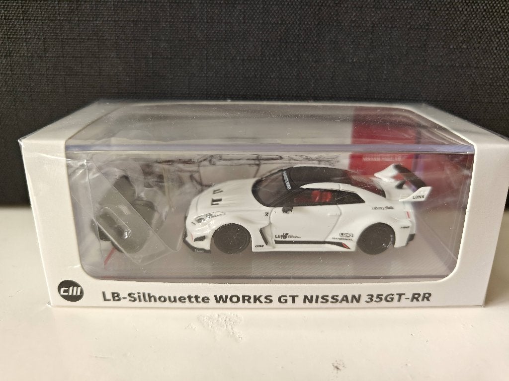 CM Model Nissan 35GT-RR LB Silhouette Works Wit - Sealed, Hobby en Vrije tijd, Ophalen of Verzenden, Nieuw, Auto