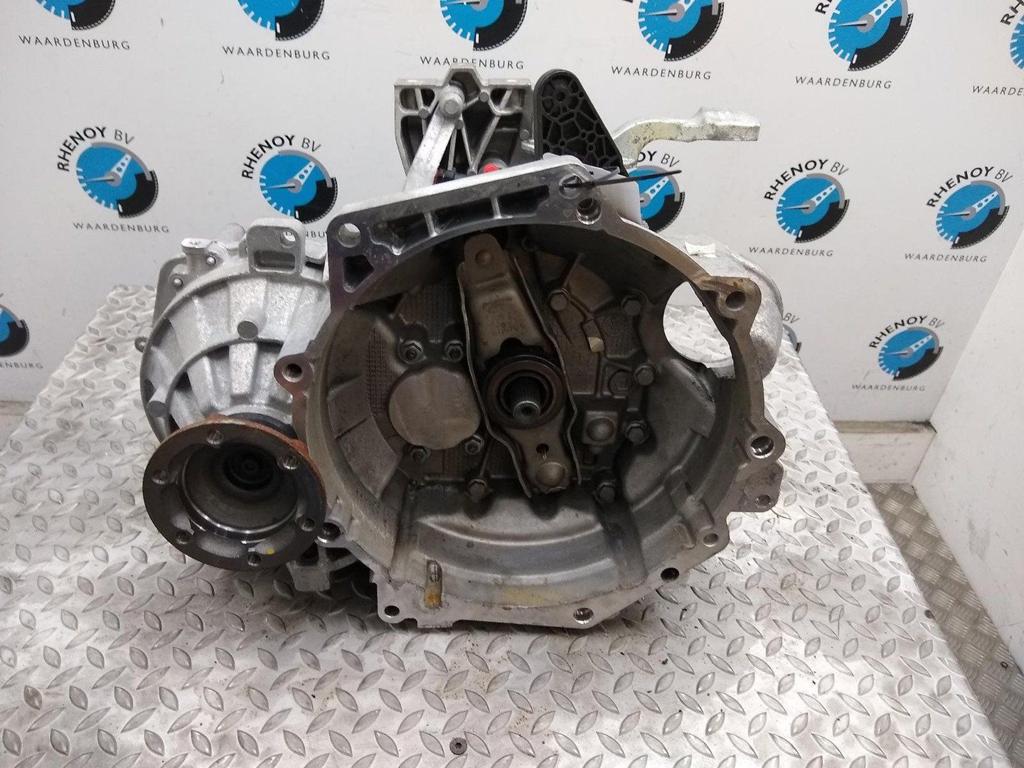 VOLKSWAGEN BEETLE TRANSMISSIE / VERSNELLINGSBAK 2016, Ophalen of Verzenden, Gebruikt, Stiba lid