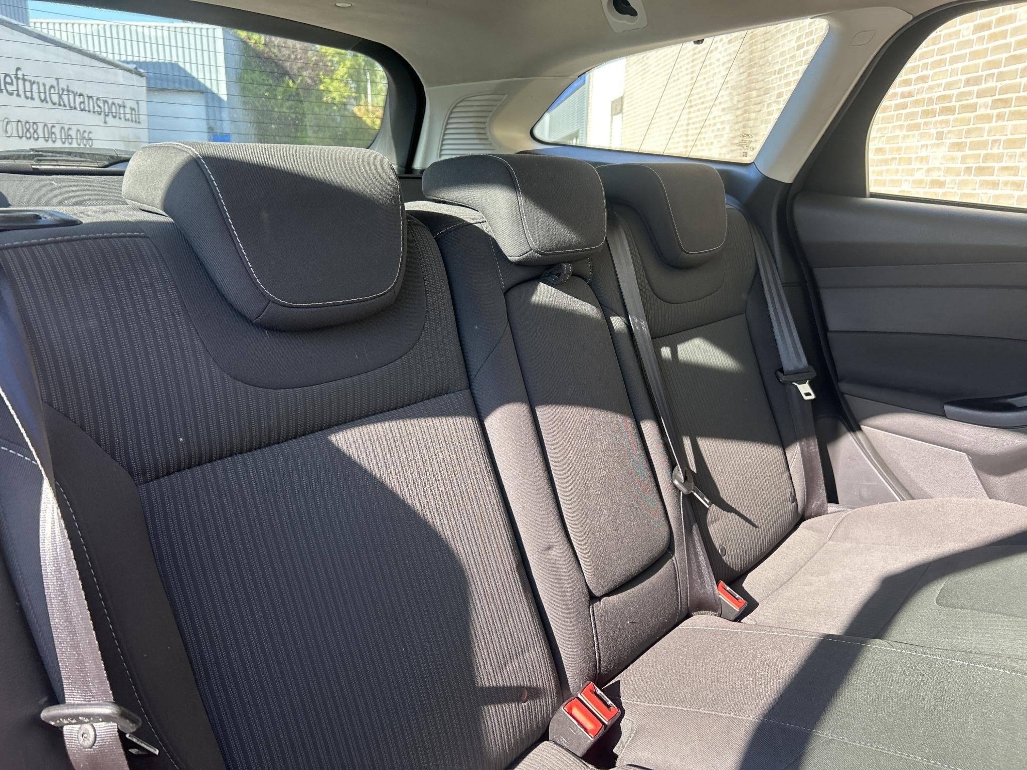 Foto 22 van Ford Focus Wagon 1.0 EcoBoost Titanium | Climate | Cruise |