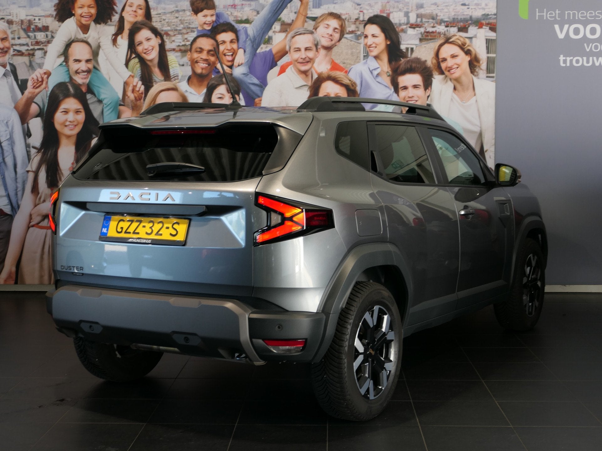 Dacia Duster 1.6 Hybrid 140 Extreme *Dealer onderhouden* - D, Auto's, Dacia, Stof, Gebruikt, 4 cilinders, Duster