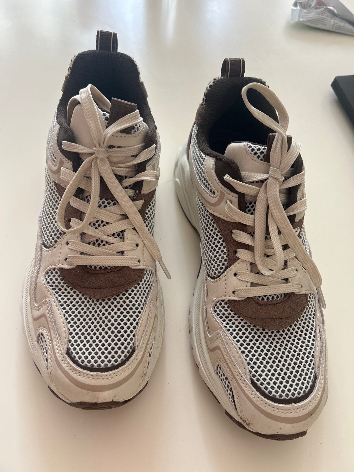 MARVEL Sneakers Maat 40 - Zo goed als nieuw, Kleding | Dames, Ophalen of Verzenden, Zo goed als nieuw, Beige, Sneakers of Gympen