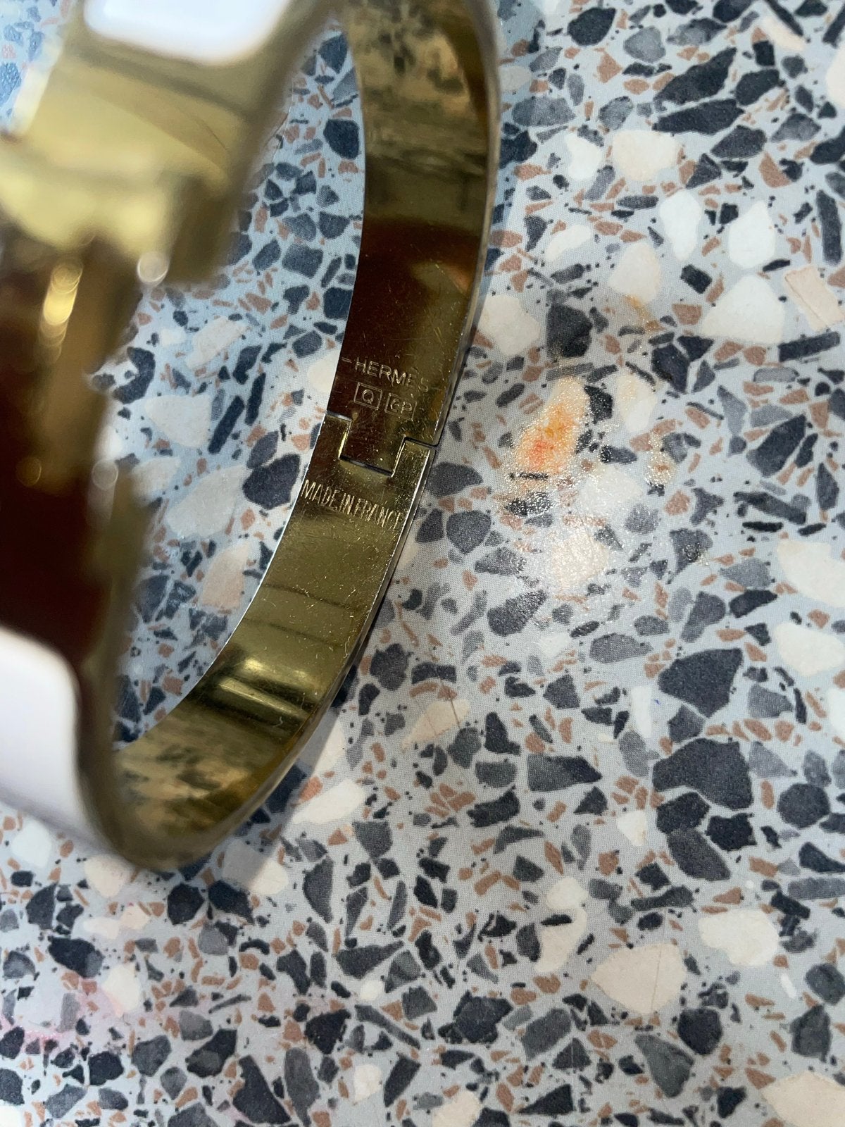 Hermès Clic H Armband Unisex - Wit en Goud, Ophalen of Verzenden, Gebruikt, Wit, Overige materialen