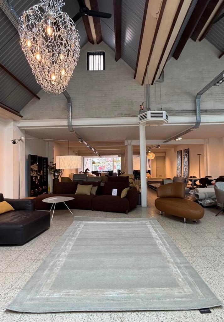 Brink en Campman Laura Ashley Redbrook Silver tapijt NIEUW, Huis en Inrichting, Stoffering | Tapijten en Kleden, Ophalen, Zo goed als nieuw