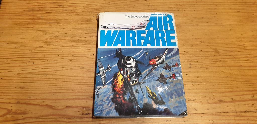 The encyclopedie of Air Warefare, Ophalen of Verzenden, 1945 tot heden, Zo goed als nieuw, Luchtmacht