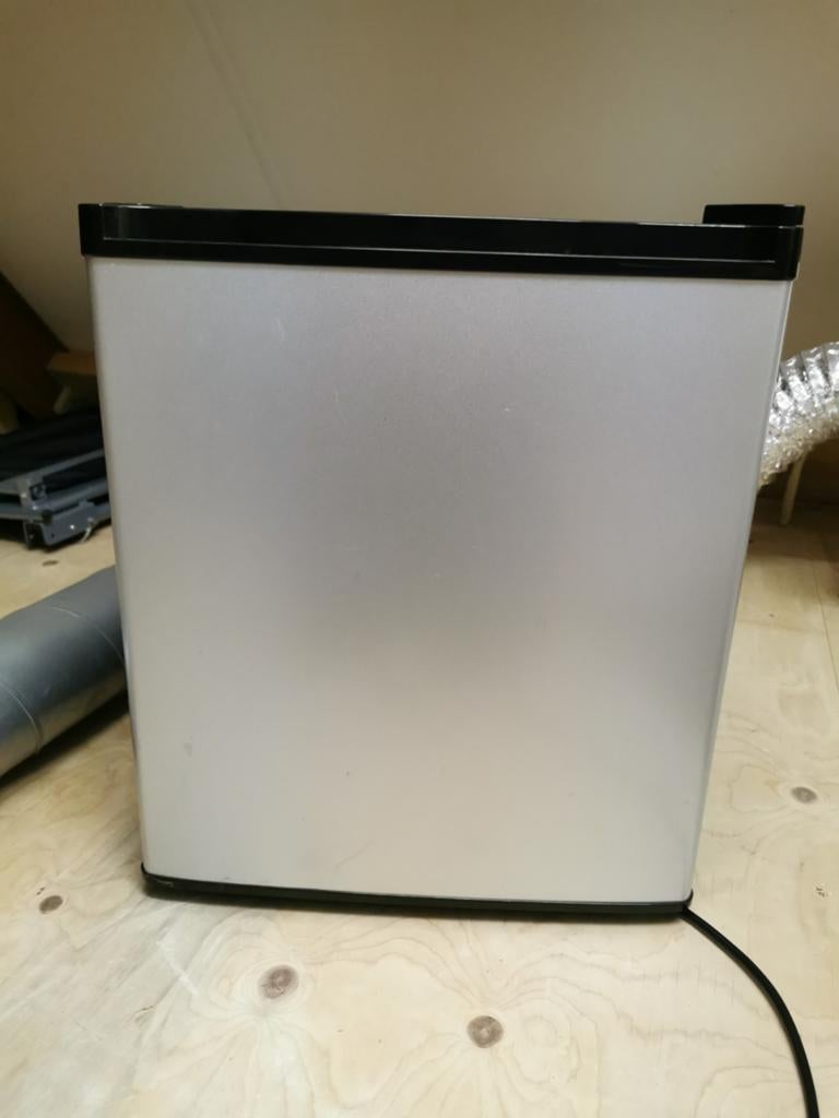 Compact camping koelkastje voor tent/caravan, Ophalen of Verzenden, Minder dan 75 liter, Zonder vriesvak, Gebruikt