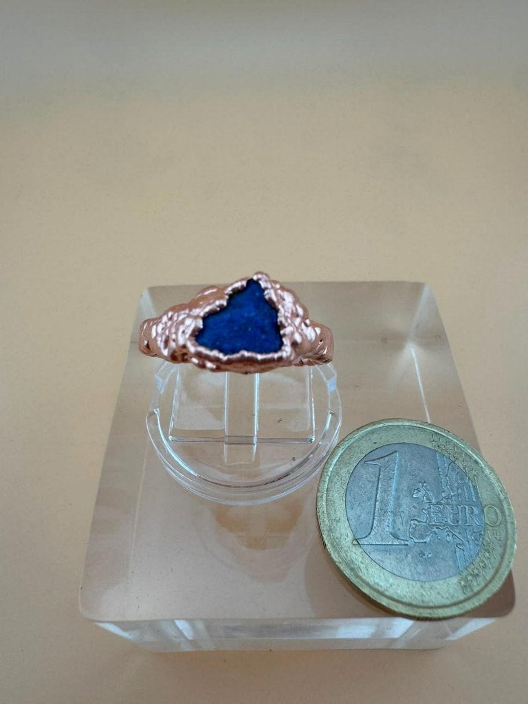 Handgemaakte Koperen Ring met Ruwe Lapis Lazuli - Maat 16,7, Overige materialen, Nieuw, Ophalen of Verzenden, Kleiner dan 17