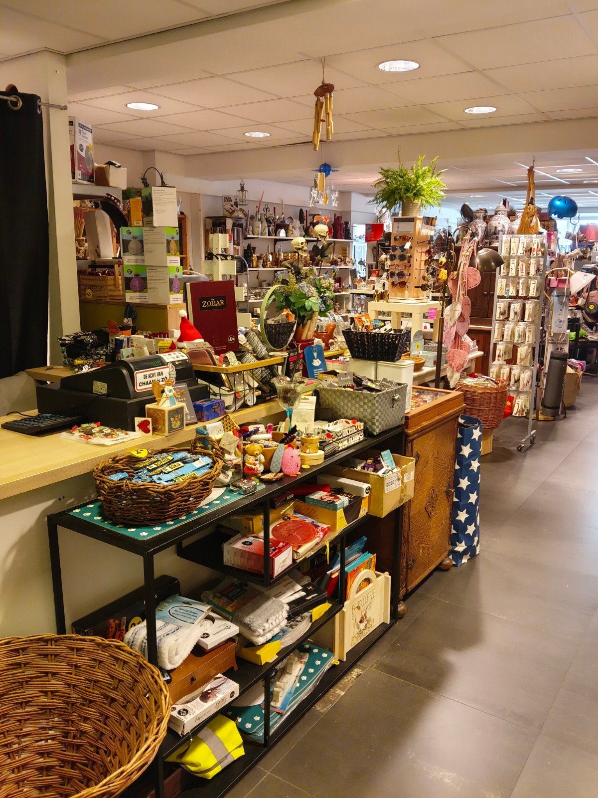 Kringloopwinkel pand overname   - Meer info in de beschrijv, Ophalen