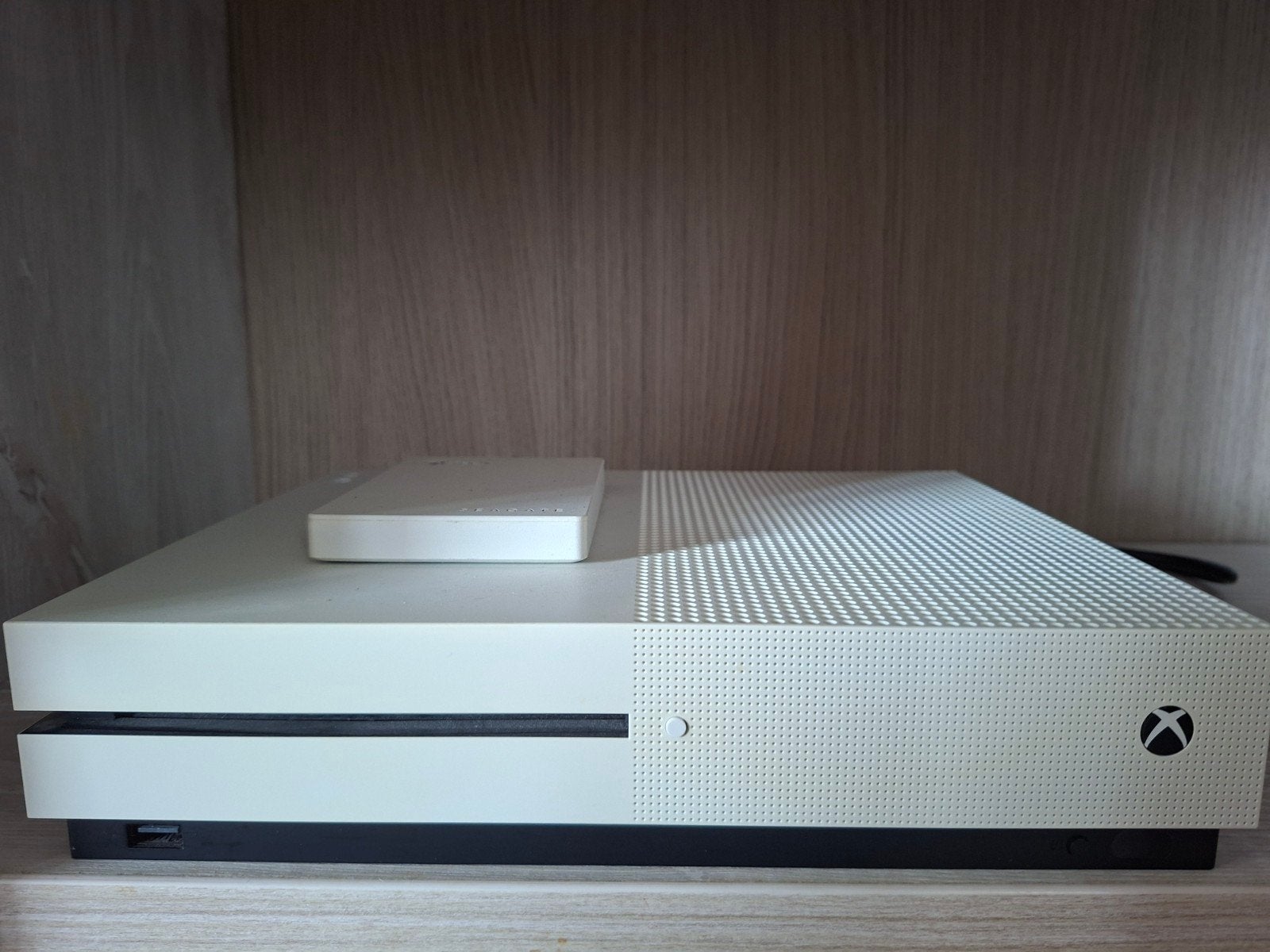 Xbox One S 1TB met 2 controllers, 2TB HDD en 10 games, Spelcomputers en Games, Games | Xbox One, Gebruikt, Avontuur en Actie, 2 spelers