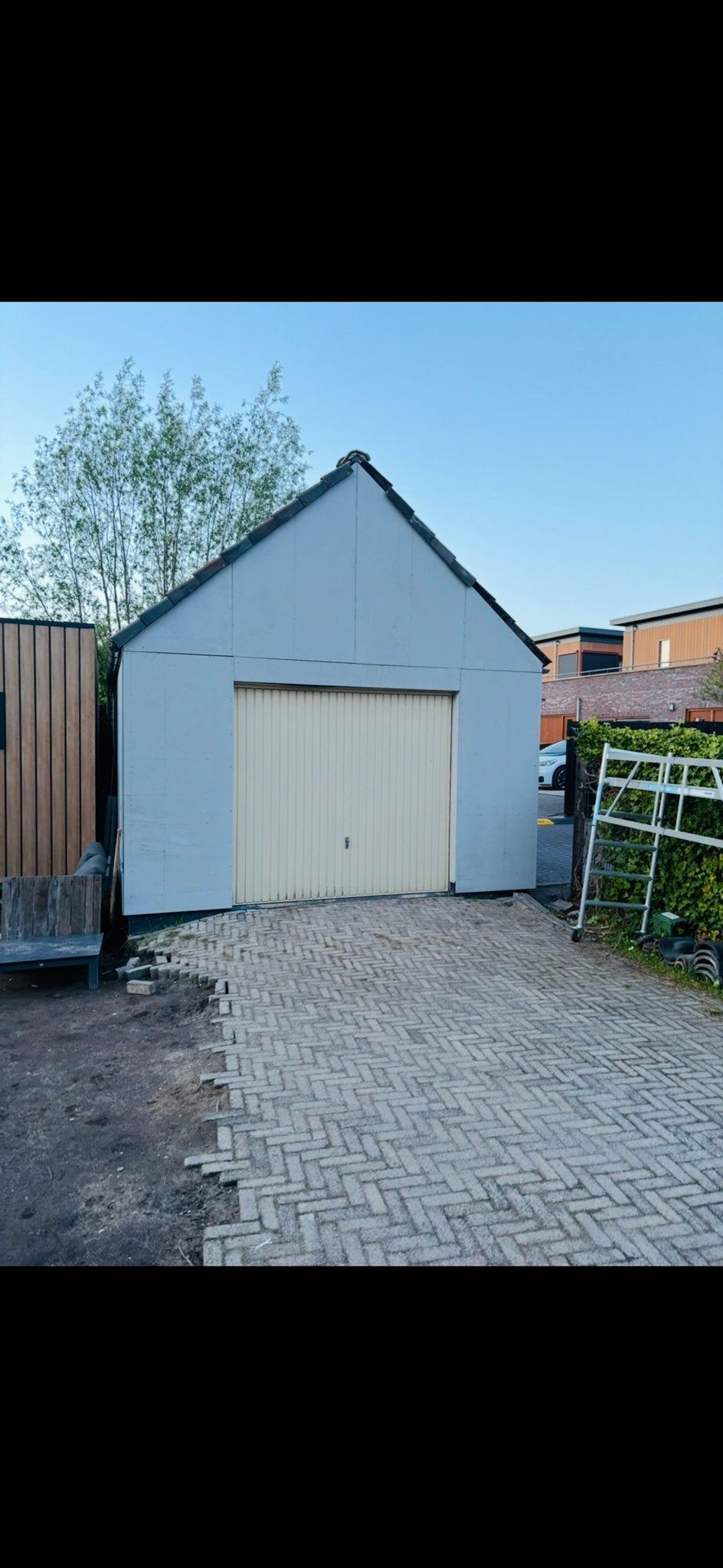 Garagedeur met afgebroken handvat, Ophalen, Gebruikt, Garagedeur, Metaal